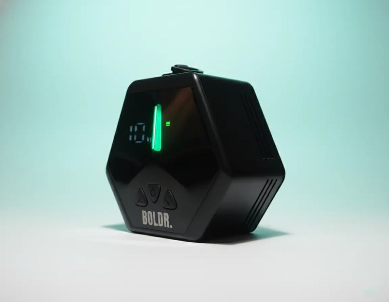 BOLDR kabelmaskin fotograferad i sned vinkel på ljus bakgrund